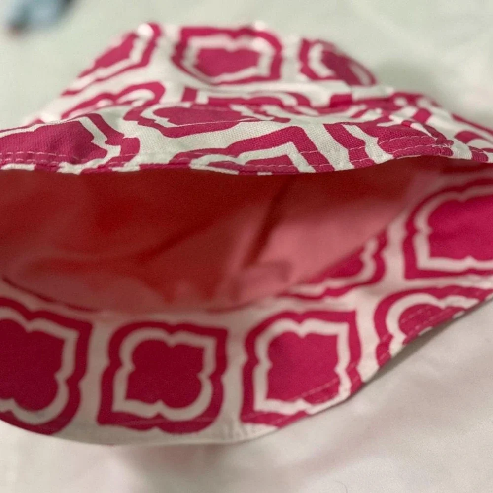 Pink and white women's‎ or girl's bucket hat